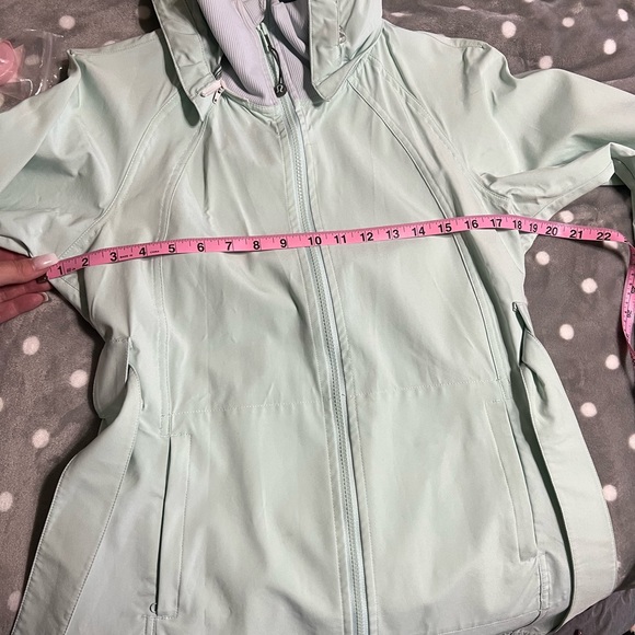 Lululemon jacket - Picture 4 of 6